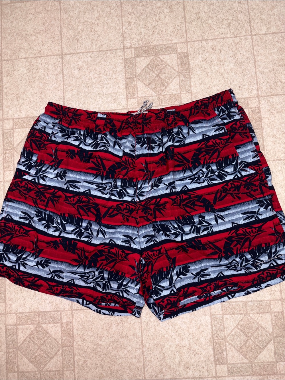 Columbia Men’s PFG Super Backcast Swim Shorts XL 6” Red Stripe Fish Leaf EUC